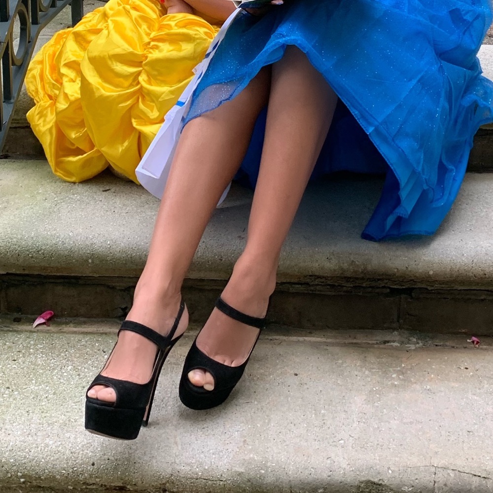 Black Prada peep toe heels😍